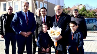 Malatya Büyükşehir Belediye Başkanı Sami Er, okul ziyaretleri kapsamında Orduzu