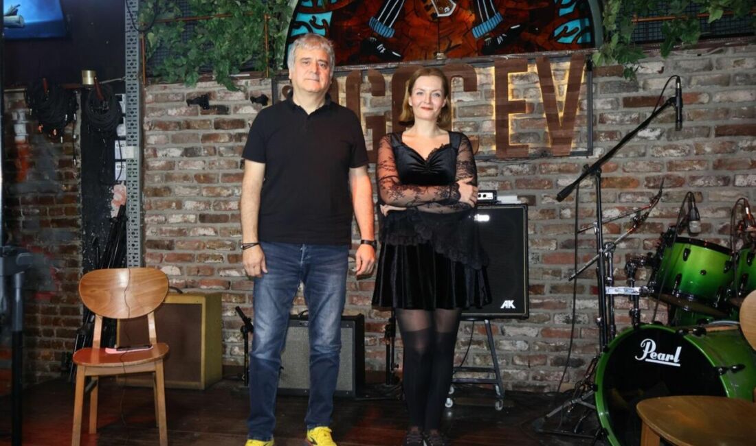 Türk rock müziğinin efsane gruplarından Mavi Sakal’ın kurucusu Tibet Ağırtan,
