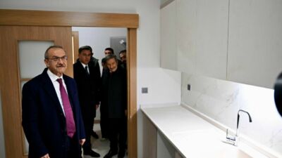 Vali Seddar Yavuz Darende’de Deprem Konutlarını İnceledi Malatya Valisi Seddar Yavuz, Darende ilçesinde yapımı süren ve tamamlanan