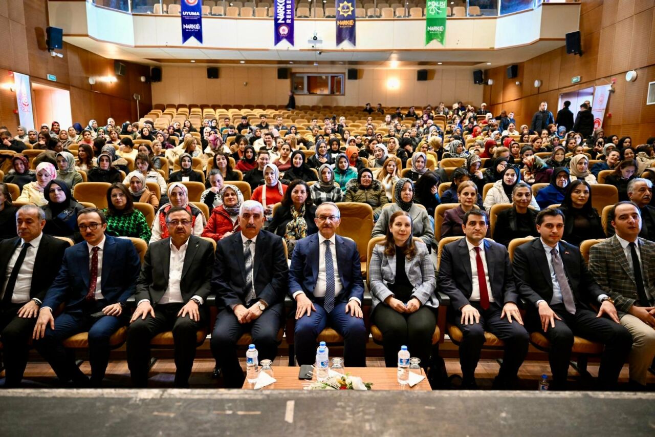 Malatya’da, aile içi iletişim, şiddet ve madde bağımlılığıyla mücadeleye dikkat