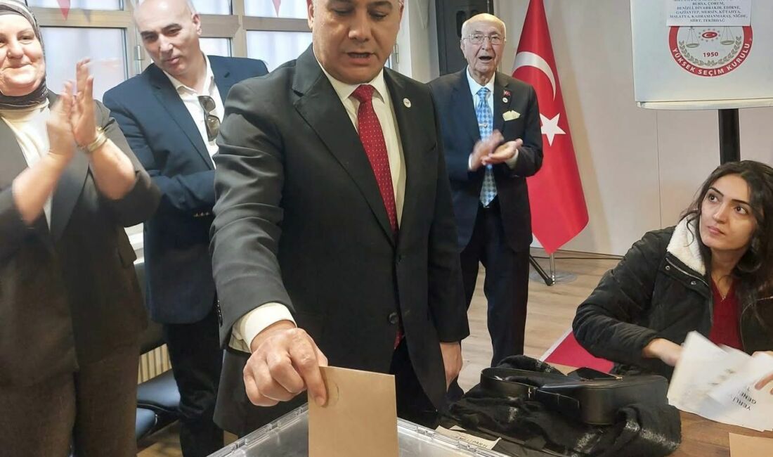 Genel Başkan Teoman Mutlu, kurultayda "Yerli ve Milliler geliyor" diyerek