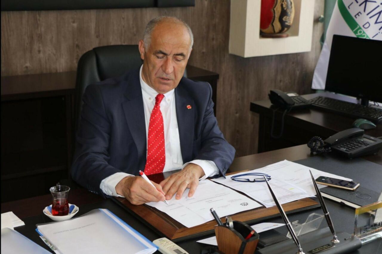 İçişleri Bakanlığı, Hekimhan eski Belediye Başkanı Turan Karadağ ile birlikte
