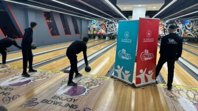 Malatya’da lise düzeyindeki okulların katılımıyla düzenlenen Okul Sporları Bowling İl
