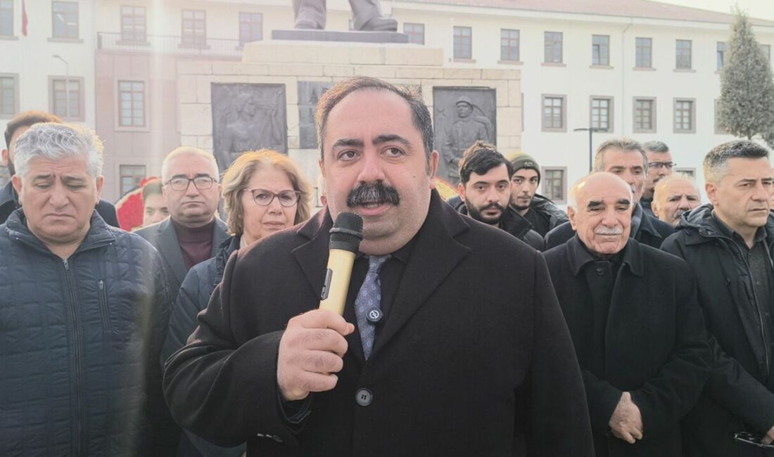 CHP Malatya’dan İsmet İnönü Anması Cumhuriyet Halk Partisi (CHP) Malatya İl Örgütü, Türkiye Cumhuriyeti’nin 2.