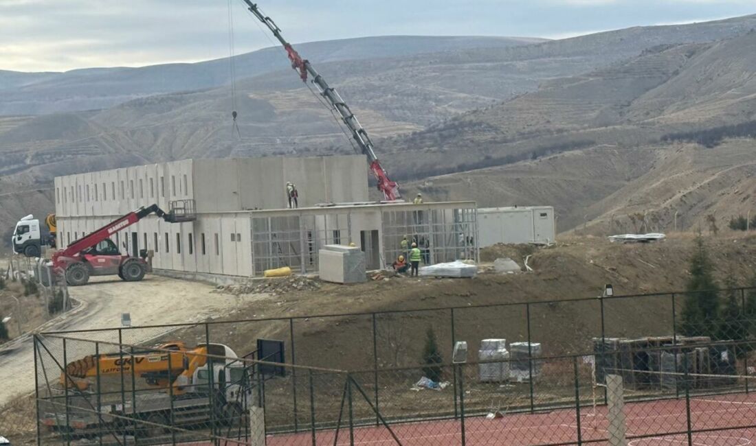 Turgut Özal Üniversitesi Bekir Ilıcak Meslek Yüksekokulu öğrencileri için yangına