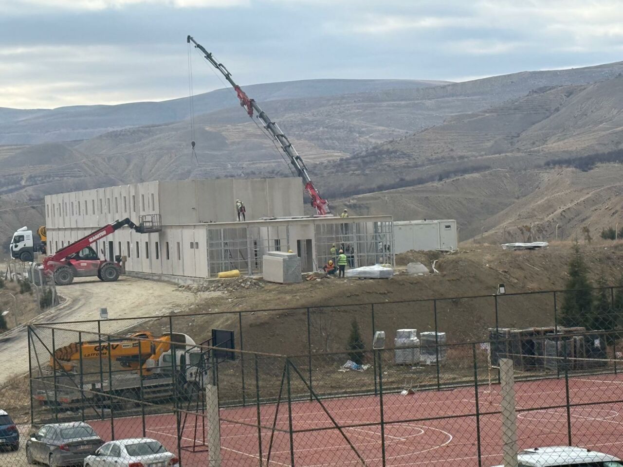 Turgut Özal Üniversitesi Bekir Ilıcak Meslek Yüksekokulu öğrencileri için yangına