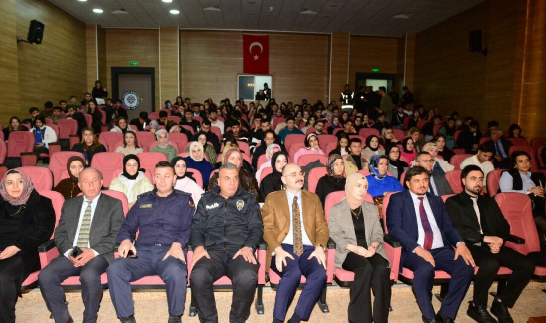 Doğanşehir’de üniversite öğrencilerine yönelik uyuşturucuyla mücadele, siber dolandırıcılık yöntemleri ve