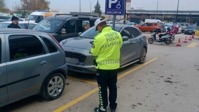Malatya Emniyet Müdürlüğü Trafik Şube ekipleri, kent genelinde engelli vatandaşlara