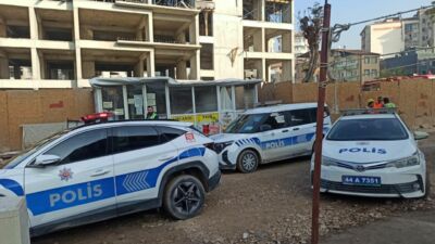 Malatya Fuzuli Caddesi'nde berber ve çay ocağı işletmecisi komşu esnaflar