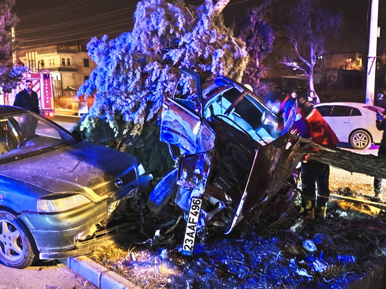 Malatya'nın Battalgazi ilçesinde akşam saatlerinde meydana gelen zincirleme trafik kazasında