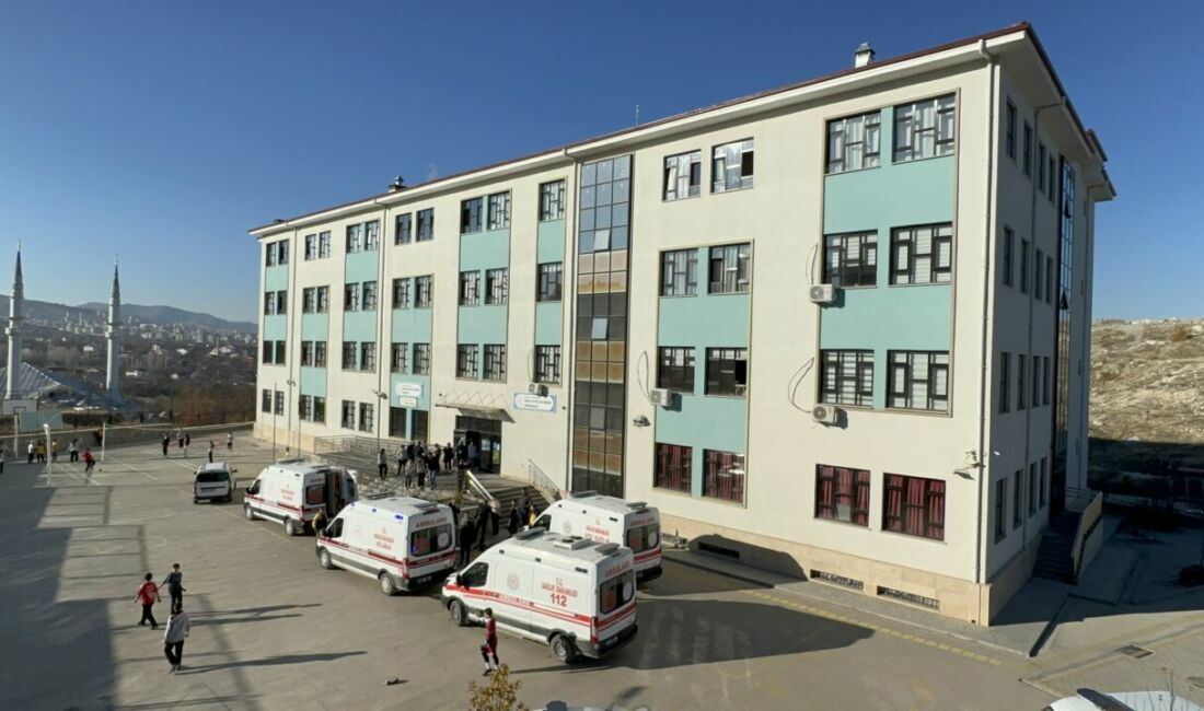 Malatya’nın Battalgazi ilçesinde bir okulda düzenlenen Yerli Malı Haftası etkinliğinde