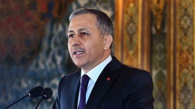 İçişleri Bakanı Ali Yerlikaya Yılbaşı Tedbirlerini Açıkladı İçişleri Bakanı Ali Yerlikaya, 30 Aralık–2 Ocak tarihleri arasında uygulanacak