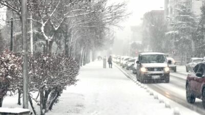 Hava sıcaklıklarının mevsim normallerinin altında seyredeceği tahmin edilmektedir. Rüzgarların değişik