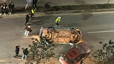Battalgazi’de kontrolden çıkan bir otomobil park halindeki araca çarparak ters
