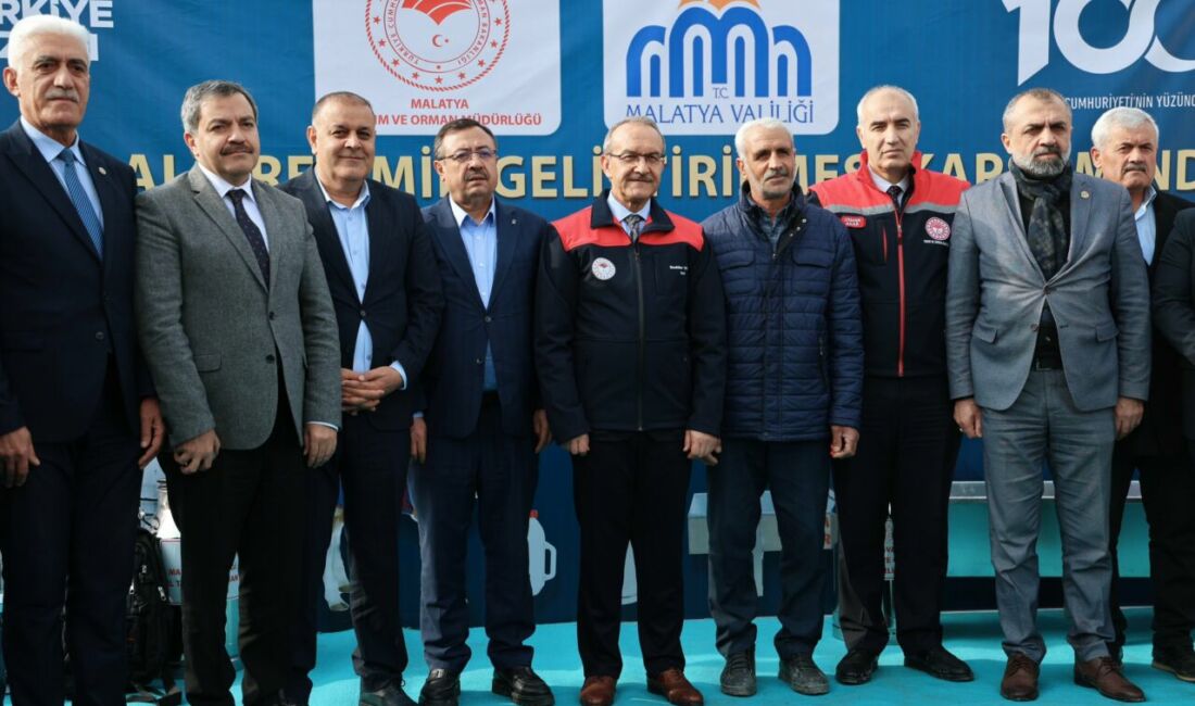 Malatya Valisi Seddar Yavuz, 40 çoban evi ve ekipmanlarının dağıtım