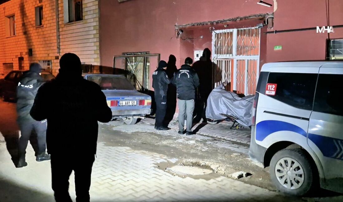 Malatya’nın Yeşilyurt ilçesinde, banyoda baygın halde bulunan 21 yaşındaki genç,
