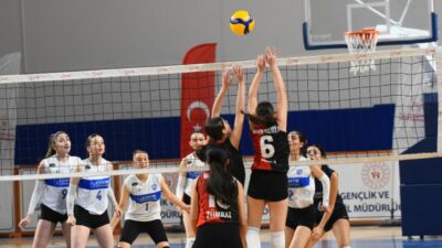 Türkiye Voleybol Federasyonu Kadınlar 2. Lig’de Malatya derbisi nefesleri kesti.