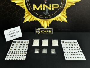 Narkotik polisinin kent genelinde sokak satıcılarına yönelik fiziki takiple gerçekleştirdiği
