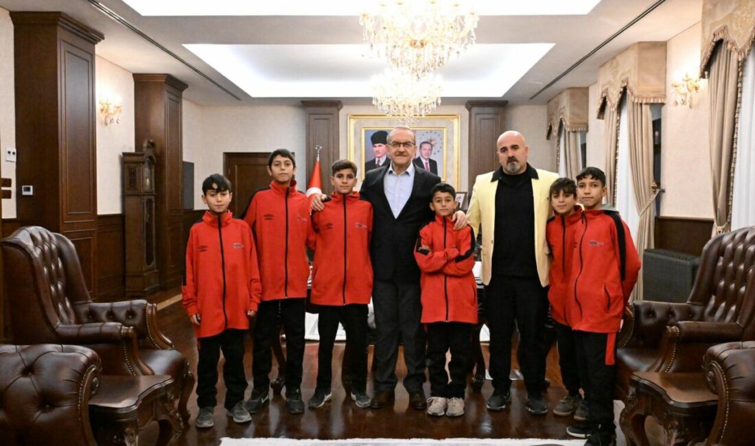 U16 ve U13 hokey kategorilerinde gösterdikleri üstün başarılarla Milli Takım