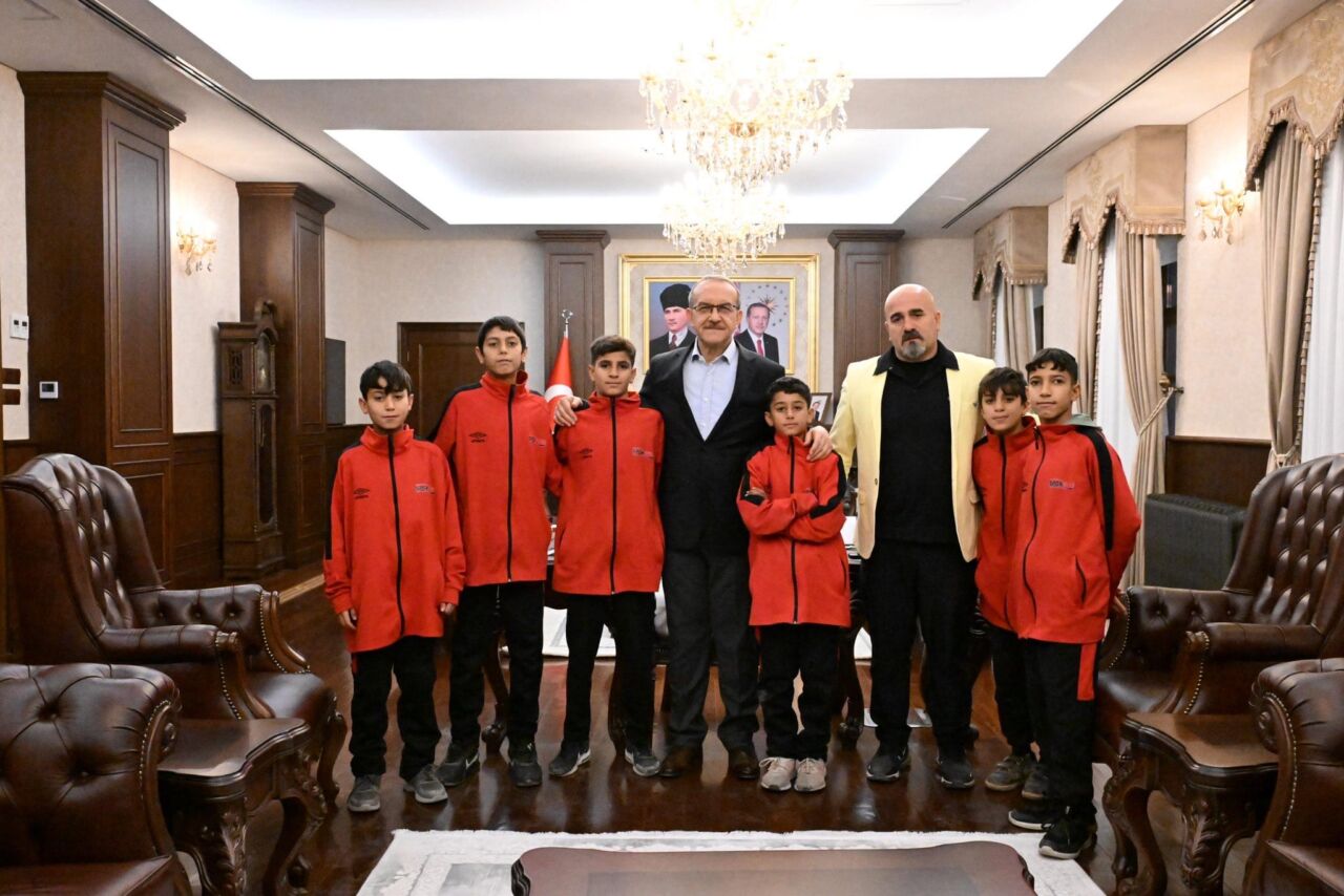 U16 ve U13 hokey kategorilerinde gösterdikleri üstün başarılarla Milli Takım