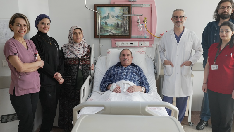 Malatya Eğitim ve Araştırma Hastanesinde yüksekten düşen 66 yaşındaki bir