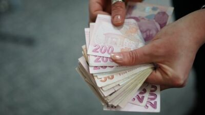 Asgari ücretin açıklanmasının ardından, milyonlarca memur ve emeklinin gözü yeni