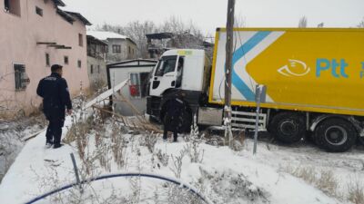 Malatya’da etkili olan kar yağışı ve buzlanma nedeniyle kontrolden çıkan