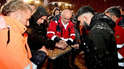 Yine Sami Er’i Kandırdılar mı? Malatya’da 3 santimetrelik kar yağışı hayatı felç etti. Kısa süre