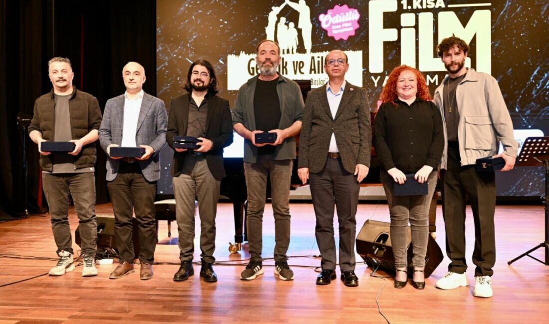 Malatya Valiliği destekleriyle Yeşilyurt Belediyesi öncülüğünde düzenlenen ‘Gençlik ve Ailem’