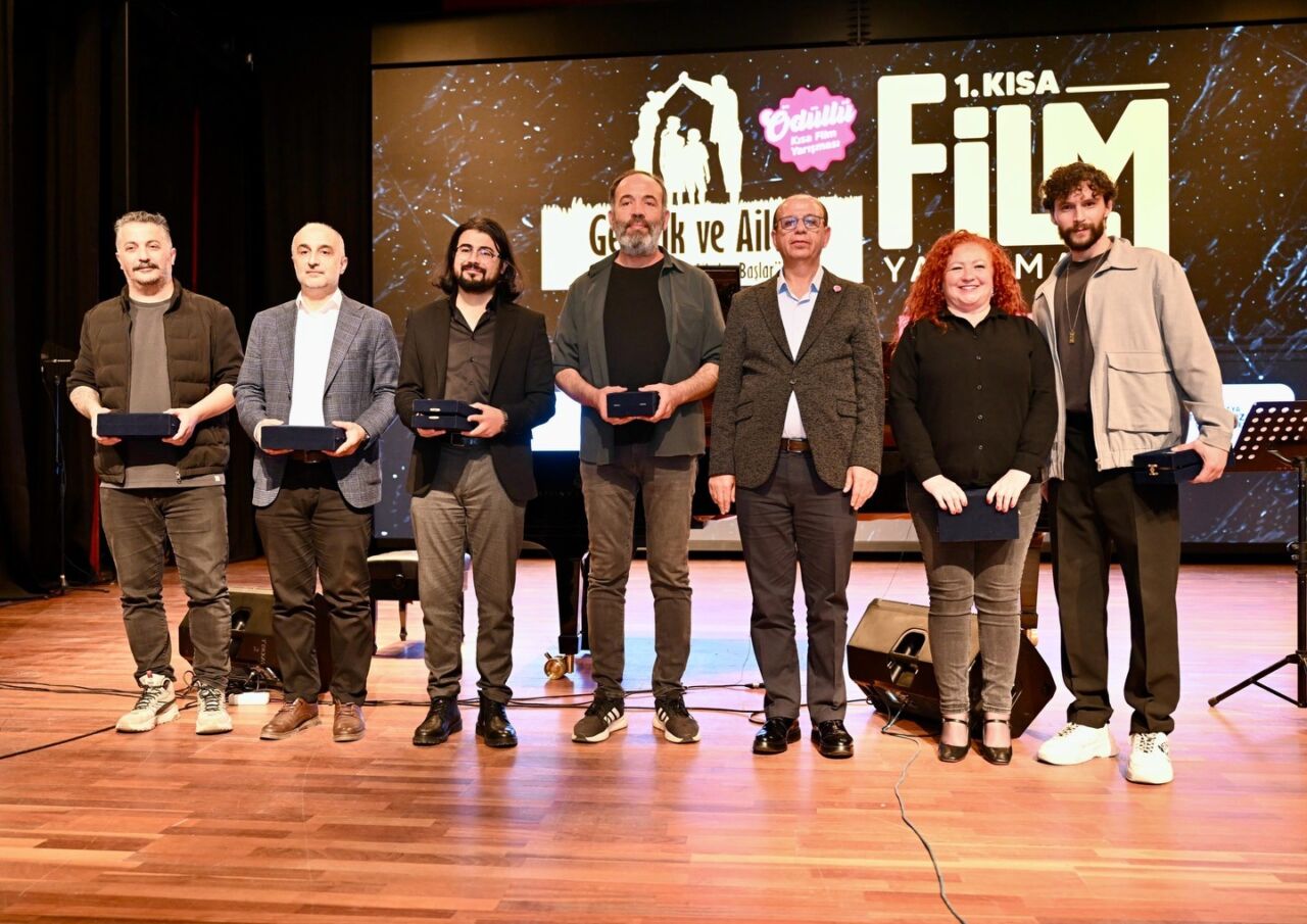 Malatya Valiliği destekleriyle Yeşilyurt Belediyesi öncülüğünde düzenlenen ‘Gençlik ve Ailem’
