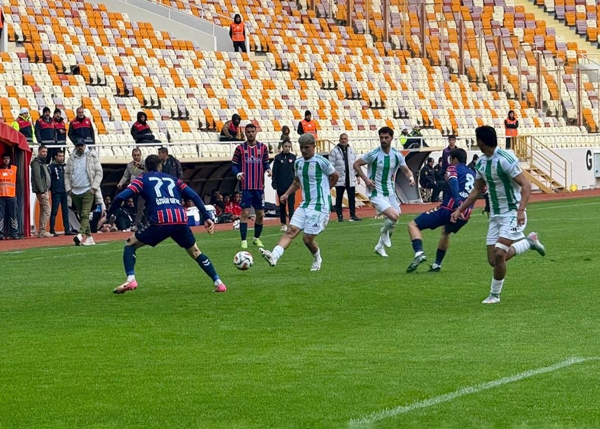 Şampiyonluk hedefiyle başladığı sezonda alt sıralara demirleyen Malatya Yeşilyurtspor, Yeni