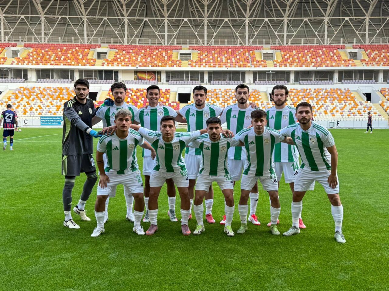 TFF 3. Lig 2. Grup’ta oynanan Malatya Yeşilyurtspor–12 Bingölspor karşılaşmasında