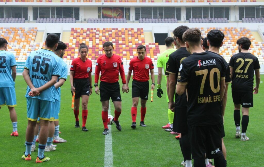 Yeni Malatyaspor, devam eden disiplin süreci ve kadro kurma krizi