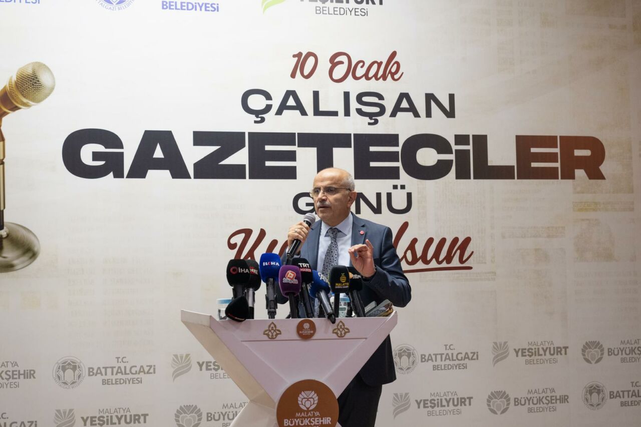 10 Ocak Çalışan Gazeteciler Günü programında konuşan Malatya Büyükşehir Belediye