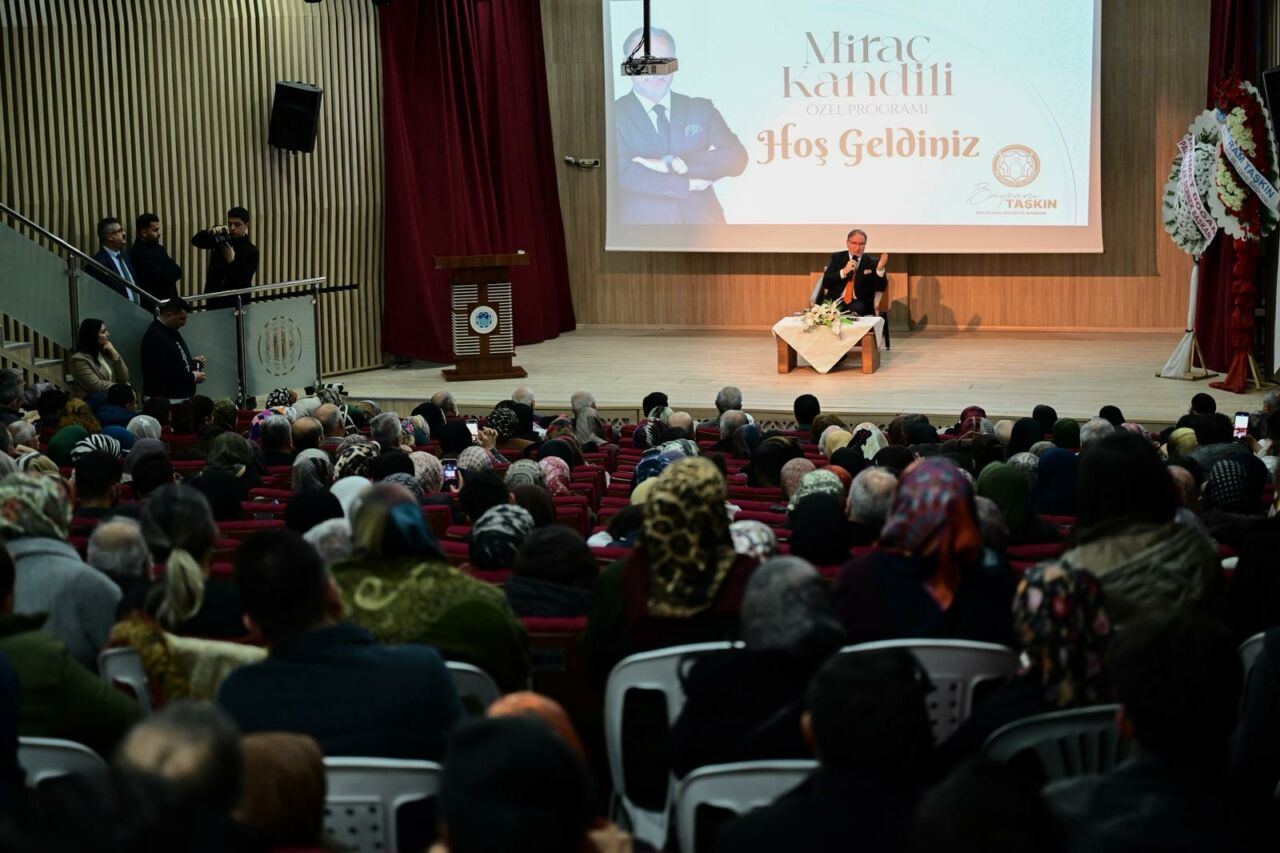 Battalgazi Belediyesi’nin Miraç Kandili dolayısıyla düzenlediği programda Prof. Dr. Mustafa