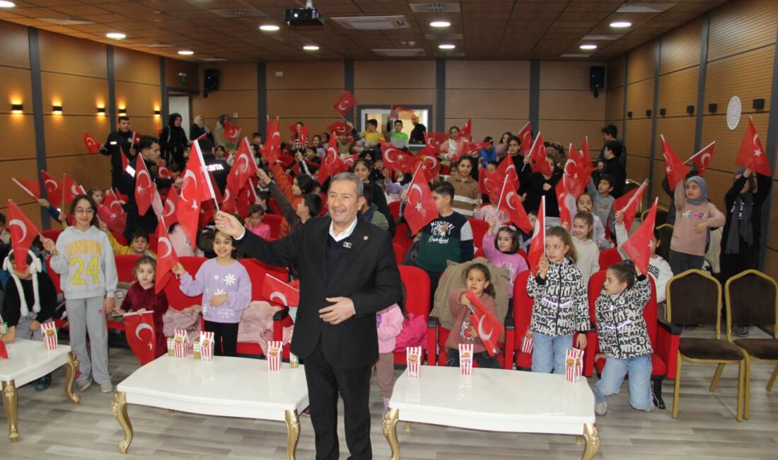 Darende Belediyesi tarafından yarıyıl tatiline özel düzenlenen “Çocuk Sinema Günleri”nin