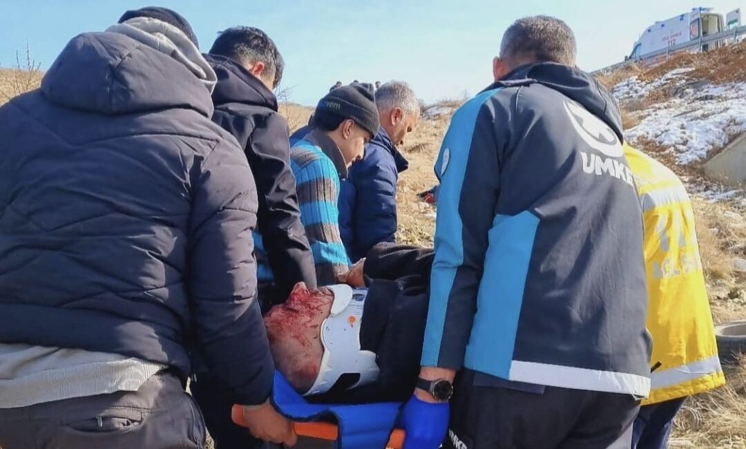 Malatya’nın Yeşilyurt ilçesi Yaka Mahallesi’nde meydana gelen trafik kazasında kontrolden