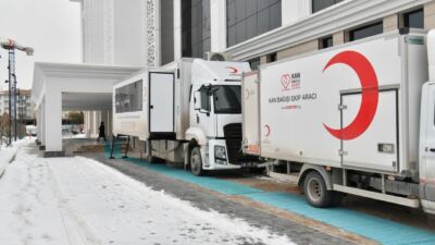 Yeşilyurt Belediyesi Personelinden Kızılay’a Anlamlı Destek Yeşilyurt Belediyesi personelleri, Türk Kızılayı tarafından düzenlenen kan bağışı kampanyasına