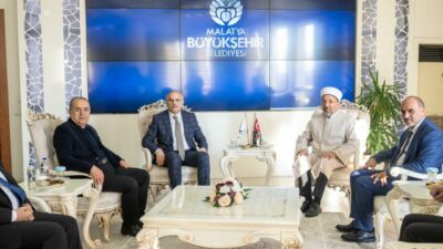 Diyanet İşleri Başkanı Prof. Dr. Safi Arpaguş’tan Malatya Büyükşehir Belediyesi’ne Ziyaret Mirac Kandili programları kapsamında Malatya’ya gelen Diyanet İşleri Başkanı Prof.