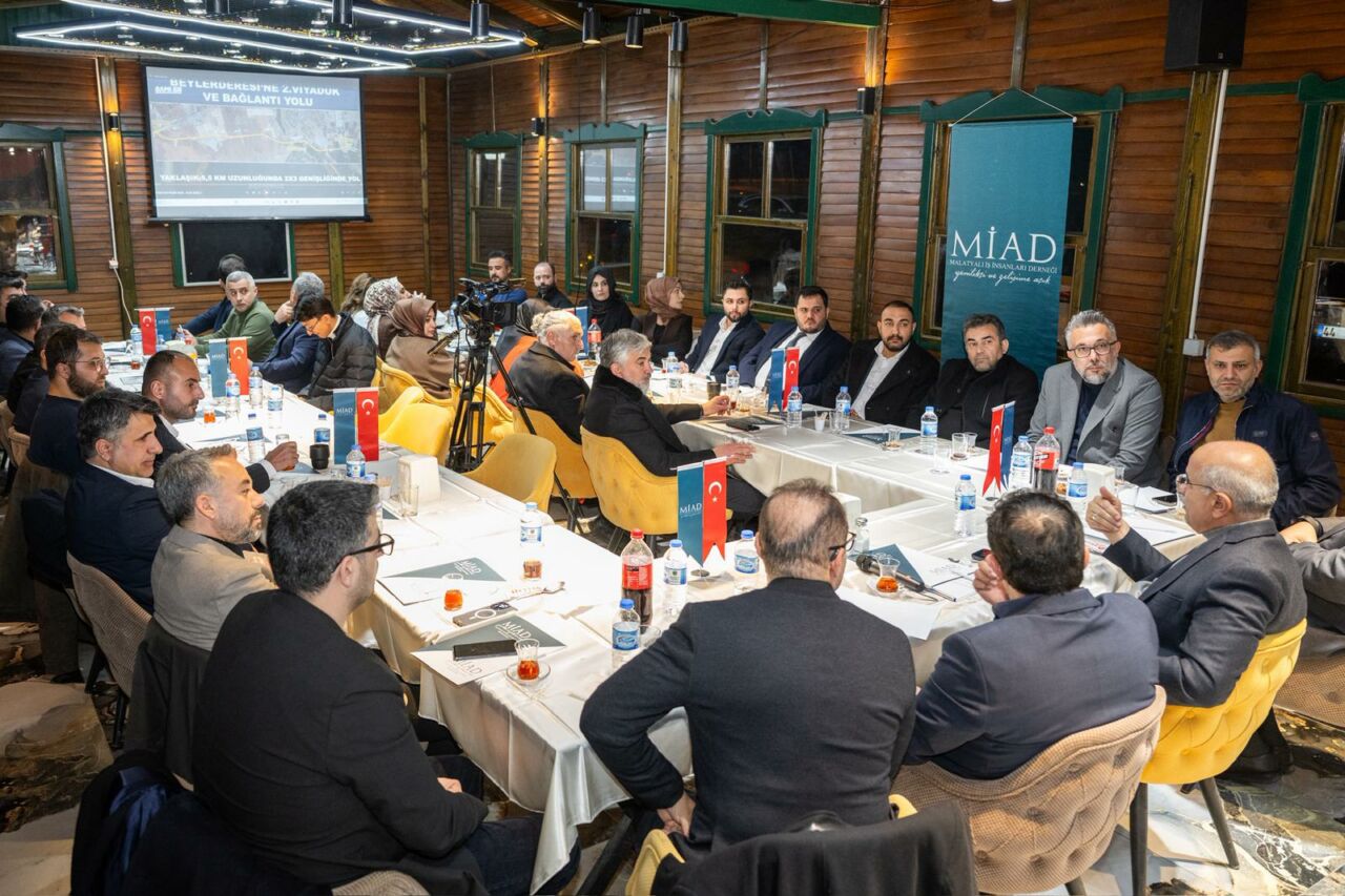 Malatya Büyükşehir Belediye Başkanı Sami Er, MİAD Malatya Şubesi yönetimi