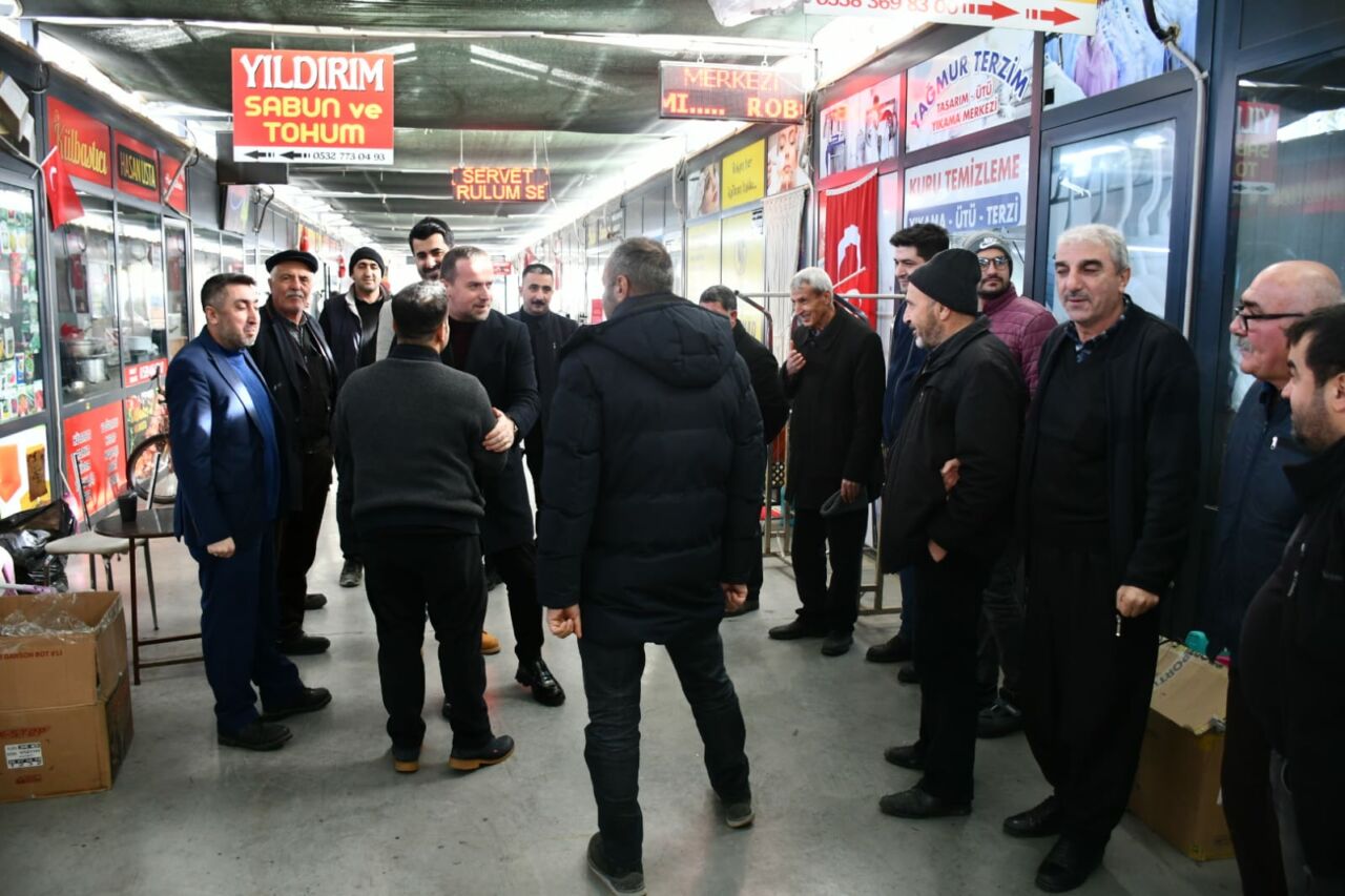 MAGİNDER Başkanı Salih Karademir, Ankara Çarşısı’nda esnafla bir araya gelerek