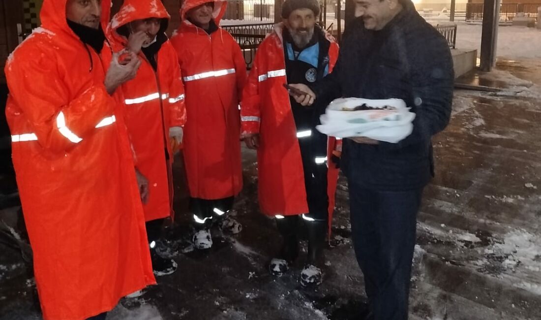 Malatya’da etkisini artıran kar yağışının ardından Battalgazi Belediyesi ekipleri, ilçe