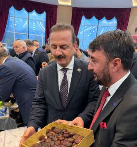 Anahtar Parti Malatya İl Başkanı Erdoğan Zelyurt, beraberindeki il yönetim
