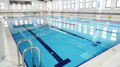 Battalgazi Belediyesi’ne ait Göztepe Hatice Akbaş Yarı Olimpik Yüzme Havuzu’nda