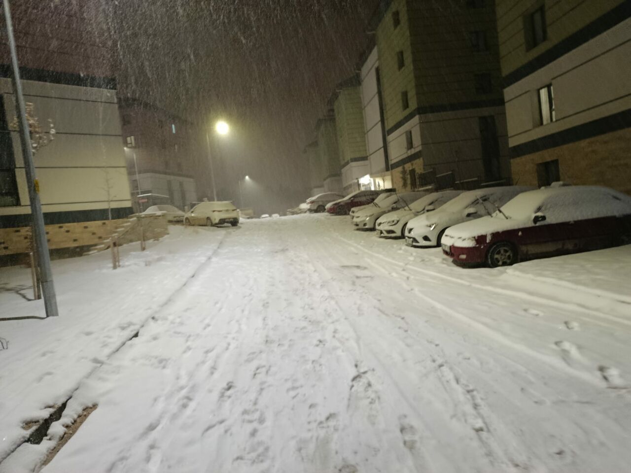 Malatya’nın Darende ilçesinde etkisini artıran yoğun kar yağışı nedeniyle belediye