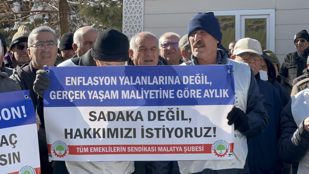 Tüm Emeklilerin Sendikası Malatya Şubesi üyeleri, yılın ikinci gününde seyyanen