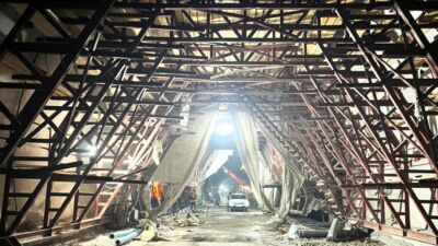 Malatya–Adıyaman Karayolu’nun kritik noktalarından Erkenek Tüneli’nde, 6 Şubat depremlerinde oluşan