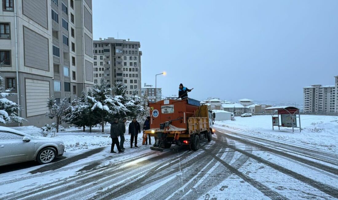 Battalgazi Belediye Başkanı Bayram Taşkın, kar yağışı öncesinde Afet Koordinasyon