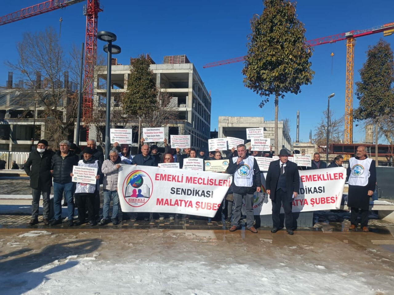 Birleşik Emekliler Sendikası Malatya Şubesi, emekli maaşlarının yetersizliği ve artan