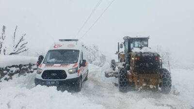 Malatya’da Karla Mücadele Seferberliği: 10 İlçede 1.989 Kilometre Yol Açıldı Malatya genelinde etkili olan yoğun kar yağışı nedeniyle Büyükşehir Belediyesi